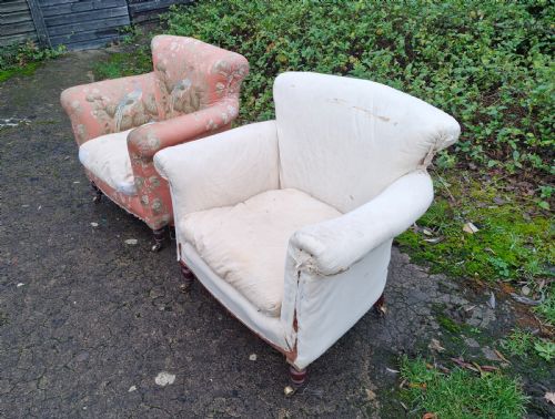 PAIR OF HOWARD STYLE WOODSTOCK UPHOLSTERED ARMCHAIRS - ADDITIONAL PHOTO 2