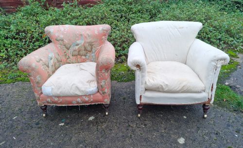 PAIR OF HOWARD STYLE WOODSTOCK UPHOLSTERED ARMCHAIRS - ADDITIONAL PHOTO 10