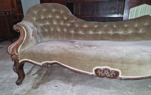 LARGE EARLY VICTORIAN CARVED ROSEWOOD FRAMED CHAISE LONGUE - ADDITIONAL PHOTO 2