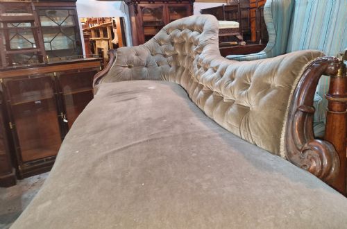 LARGE EARLY VICTORIAN CARVED ROSEWOOD FRAMED CHAISE LONGUE - ADDITIONAL PHOTO 4