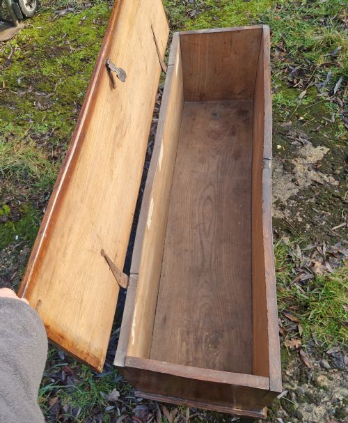 18TH CENTURY DATED ELM CHEST - ADDITIONAL PHOTO 3