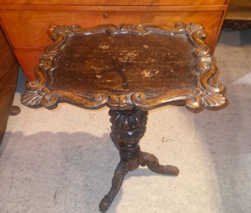 LATE VICTORIAN OAK OCCASIONAL TABLE WITH GILLOWS STYLE TOP - ADDITIONAL PHOTO 1