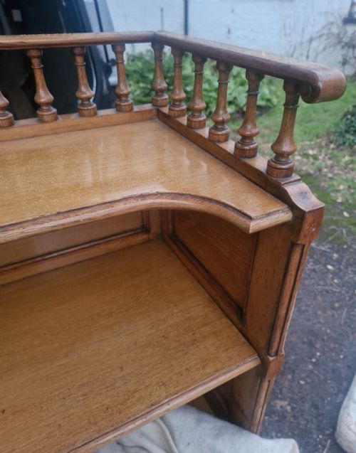 GOOD AND VERY USEFUL VICTORIAN GOLDEN OAK 2 DOOR CABINET - ADDITIONAL PHOTO 1