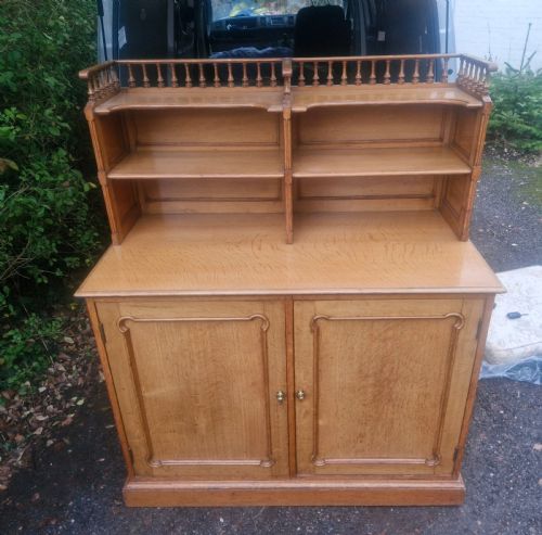 GOOD AND VERY USEFUL VICTORIAN GOLDEN OAK 2 DOOR CABINET - ADDITIONAL PHOTO 5