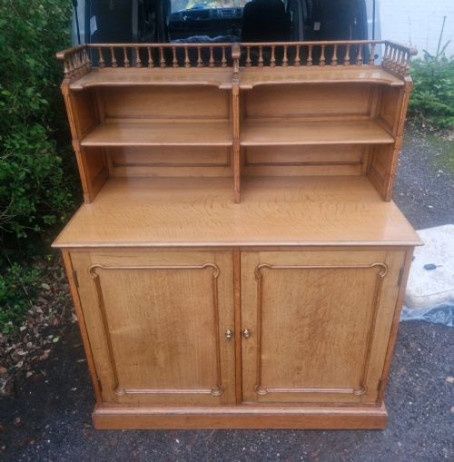 GOOD AND VERY USEFUL VICTORIAN GOLDEN OAK 2 DOOR CABINET - ADDITIONAL PHOTO 6