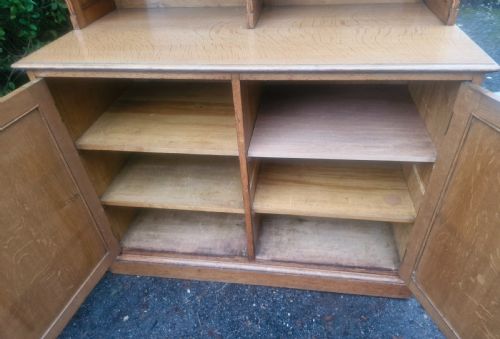 GOOD AND VERY USEFUL VICTORIAN GOLDEN OAK 2 DOOR CABINET - ADDITIONAL PHOTO 9