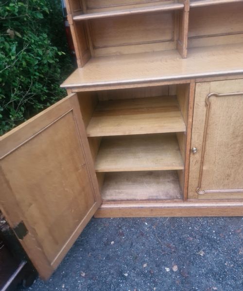 GOOD AND VERY USEFUL VICTORIAN GOLDEN OAK 2 DOOR CABINET - ADDITIONAL PHOTO 10