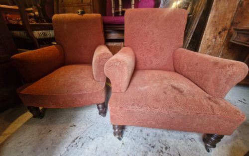 A CLOSE MATCHED PAIR OF UPHOLSTERED ARMCHAIRS - ADDITIONAL PHOTO 1