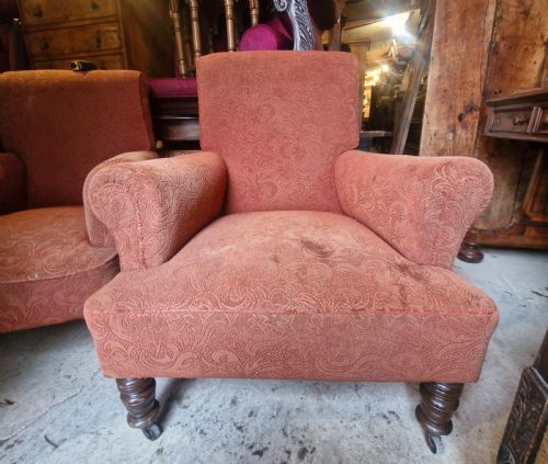 A CLOSE MATCHED PAIR OF UPHOLSTERED ARMCHAIRS - ADDITIONAL PHOTO 5