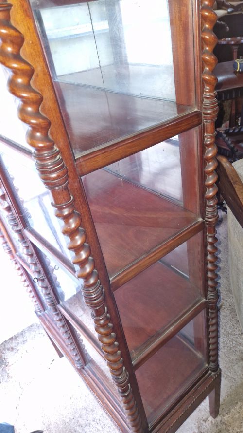 19TH CENTURY MAHOGANY MIRROR BACKED BIJOUTERIE DISPLAY CABINET - ADDITIONAL PHOTO 1