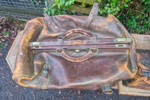 2 LATE VICTORIAN LEATHER BAGS - ADDITIONAL PHOTO 6