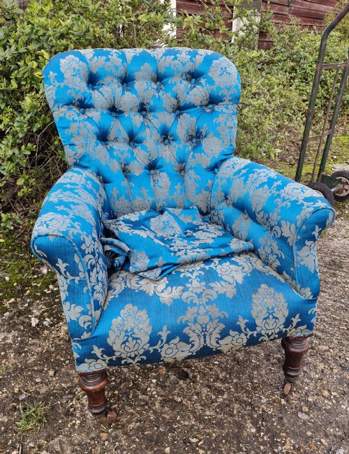 VICTORIAN BUTTON BACK UPHOLSTERED ARMCHAIR - ADDITIONAL PHOTO 3