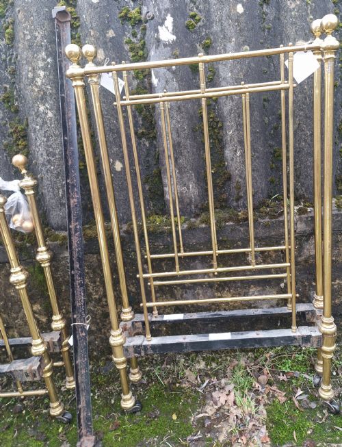 PAIR OF LATE VICTORIAN BRASS SINGLE BEDS WITH IRONS - ADDITIONAL PHOTO 1