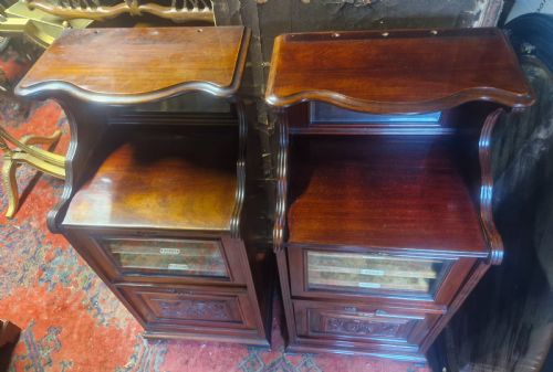 PAIR OF LATE VICTORIAN MAHOGANY MUSIC CABINETS - ADDITIONAL PHOTO 7