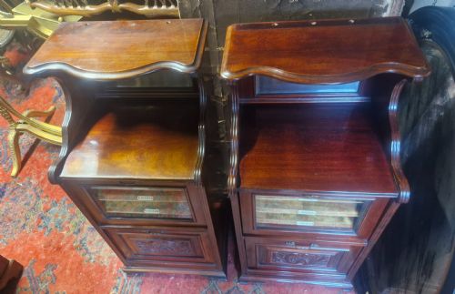 PAIR OF LATE VICTORIAN MAHOGANY MUSIC CABINETS - ADDITIONAL PHOTO 8