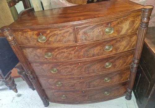 REGENCY MAHOGANY BOW FRONT CHEST OF DRAWERS - ADDITIONAL PHOTO 1