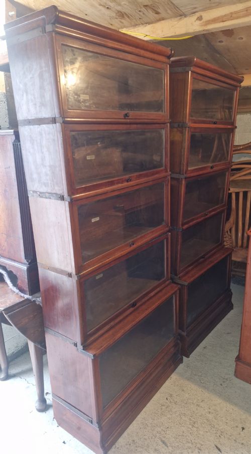 pair of globe wernicke bookcase cabinets of good size - CATEGORY: ANTIQUE BOOKCASES - DATED 1900