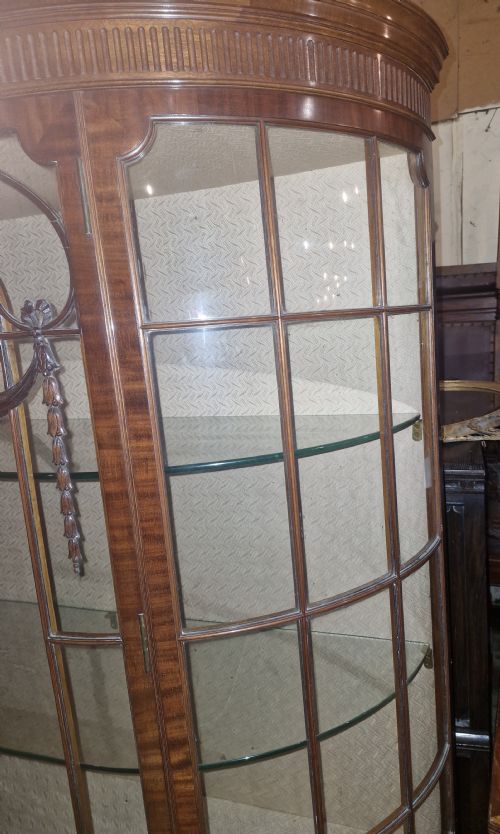 EDWARDIAN MAHOGANY DISPLAY CABINET BY WARING GILLOW - ADDITIONAL PHOTO 12