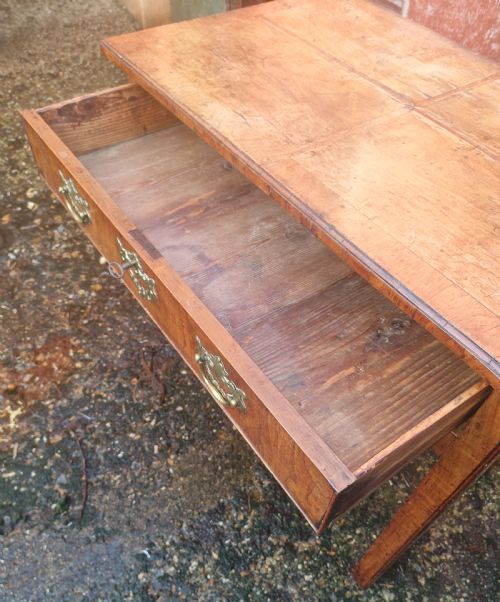 18TH CENTURY WALNUT SINGLE DRAWER SIDE TABLE - ADDITIONAL PHOTO 2