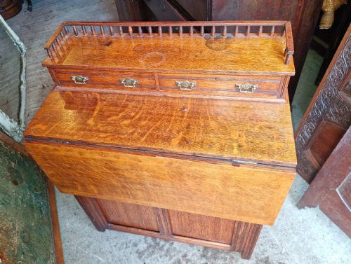 UNUSUAL VICTORIAN OAK DAVENPORT STYLE WRITING DESK - ADDITIONAL PHOTO 2
