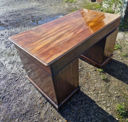 VICTORIAN MAHOGANY KNEEHOLE PEDESTAL WRITING DESK - ADDITIONAL PHOTO 3