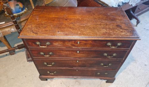 LATE GEORGIAN MAHOGANY CHEST OF 4 DRAWERS - ADDITIONAL PHOTO 1