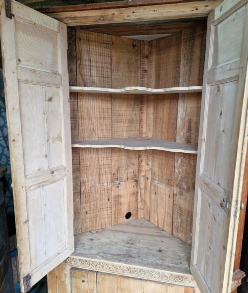 PINE COUNTRY HOUSE CORNER CUPBOARD - ADDITIONAL PHOTO 4