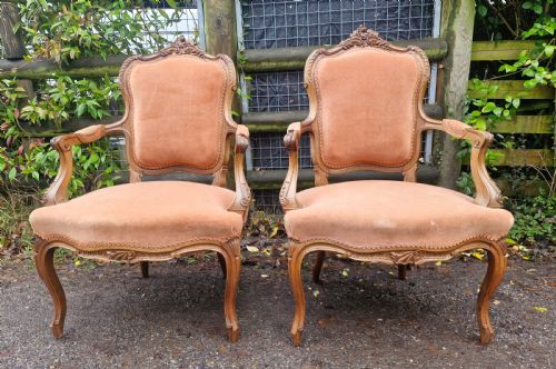 PAIR OF WALNUT CARVED FRAMED UPHOLSTERED FAUTEUIL ARMCHAIRS - ADDITIONAL PHOTO 4