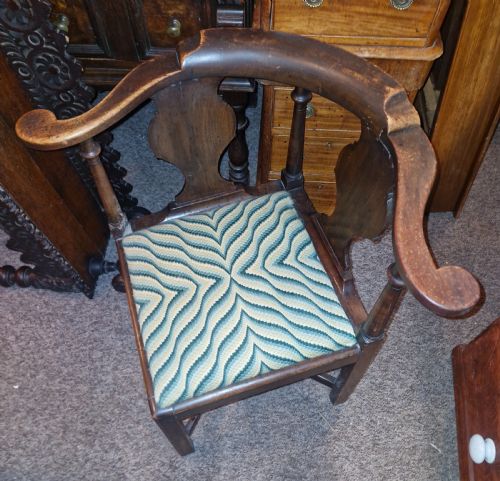 LATE GEORGIAN WALNUT CORNER CHAIR - ADDITIONAL PHOTO 6