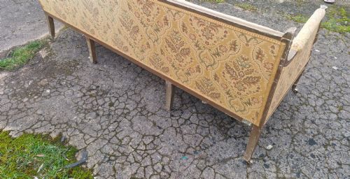 VERY LARGE FORMAL GILT COUNTRY HOUSE HALL SOFA - ADDITIONAL PHOTO 2