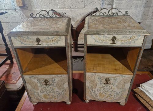 PAIR OF UNUSUAL DECORATED AND PAINTED LEATHER BEDSIDE CABINETS - ADDITIONAL PHOTO 4
