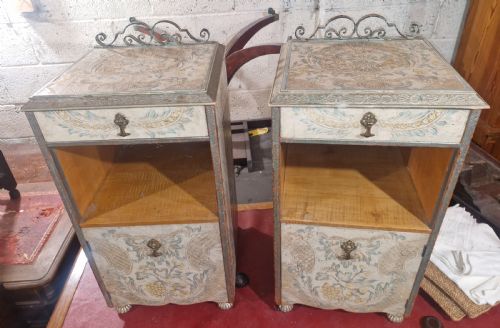 PAIR OF UNUSUAL DECORATED AND PAINTED LEATHER BEDSIDE CABINETS - ADDITIONAL PHOTO 8