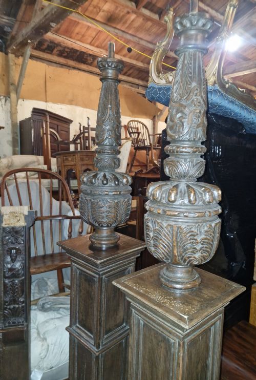 LARGE ANTIQUE PANELLED OAK TESTER BED - ADDITIONAL PHOTO 2