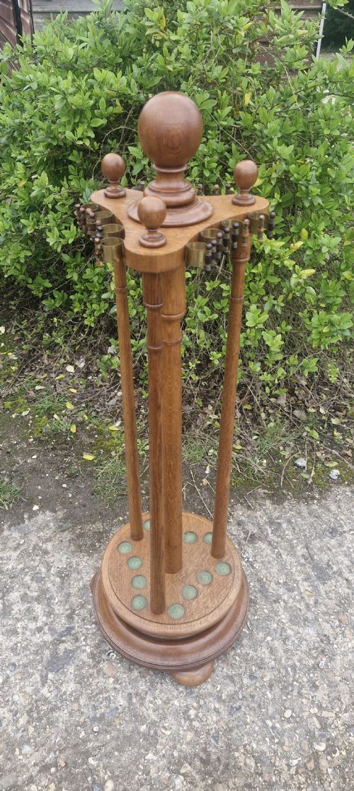 OAK REVOLVING SNOOKER CUE STAND