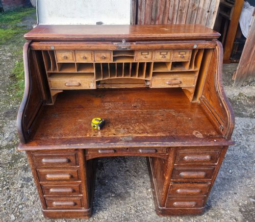 PANELLED OAK TAMBOUR TOP ROLL TOP PEDESTAL DESK - ADDITIONAL PHOTO 2