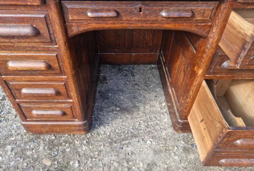 PANELLED OAK TAMBOUR TOP ROLL TOP PEDESTAL DESK - ADDITIONAL PHOTO 7