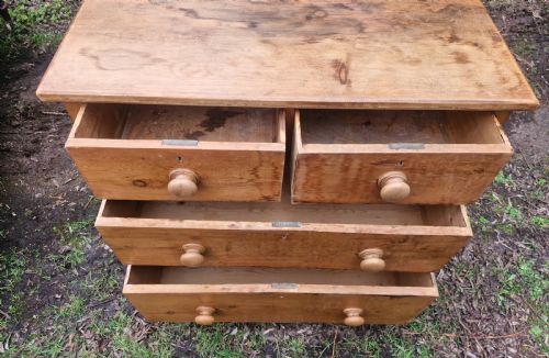 SMALL VICTORIAN PINE CHEST OF DRAWERS - ADDITIONAL PHOTO 5