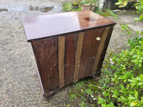 18TH CENTURY SMALL GEORGIAN MAHOGANY CHEST WITH BRUSHING SLIDE - ADDITIONAL PHOTO 1