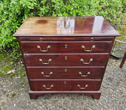 18TH CENTURY SMALL GEORGIAN MAHOGANY CHEST WITH BRUSHING SLIDE - ADDITIONAL PHOTO 8