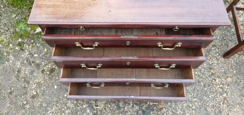 18TH CENTURY SMALL GEORGIAN MAHOGANY CHEST WITH BRUSHING SLIDE - ADDITIONAL PHOTO 12