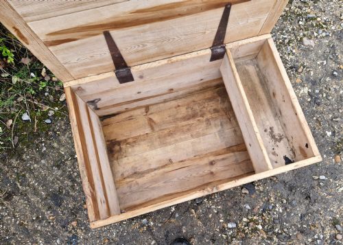 LATE VICTORIAN PINE TRAVELLING TRUNK - ADDITIONAL PHOTO 1