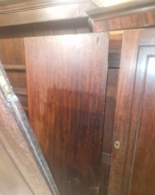 LATE GEORGIAN CHANNEL ISLAND STYLE MAHOGANY CLOTHES HANGING WARDROBE - ADDITIONAL PHOTO 8
