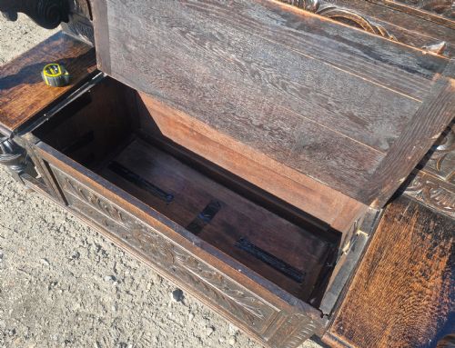 LATE VICTORIAN CARVED OAK HALL BENCH - ADDITIONAL PHOTO 2