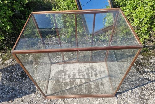 LARGE TABLE TOP SHOP DISPLAY CABINET - ADDITIONAL PHOTO 4