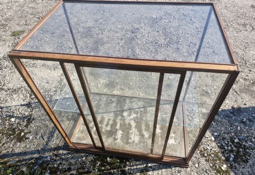 LARGE TABLE TOP SHOP DISPLAY CABINET - ADDITIONAL PHOTO 5