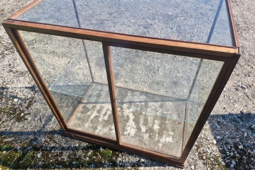 LARGE TABLE TOP SHOP DISPLAY CABINET - ADDITIONAL PHOTO 6