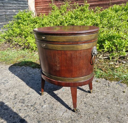 EARLY 19TH CENTURY MAHOGANY WINE CELLARETTE - ADDITIONAL PHOTO 2