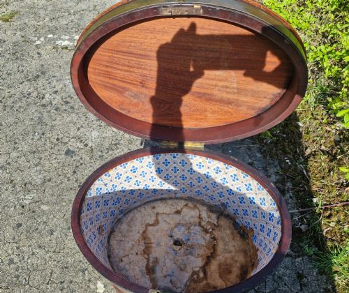 EARLY 19TH CENTURY MAHOGANY WINE CELLARETTE - ADDITIONAL PHOTO 7
