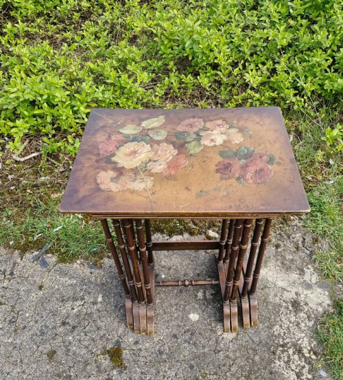 nest of 4 painted and decorated occasional tables - CATEGORY: ANTIQUE TABLES - DATED 1900