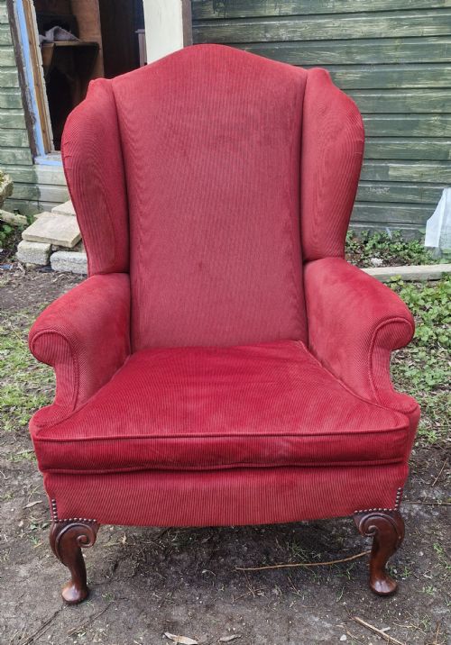 UPHOLSTERED WING BACK ARMCHAIR OF GOOD SIZE - ADDITIONAL PHOTO 2